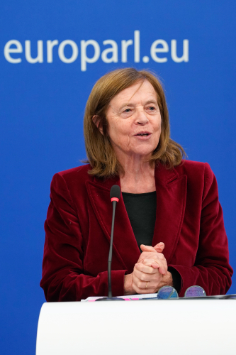 Comissão dos Assuntos Económicos aprova parecer sobre a alteração dos tratados e relatório do BCE